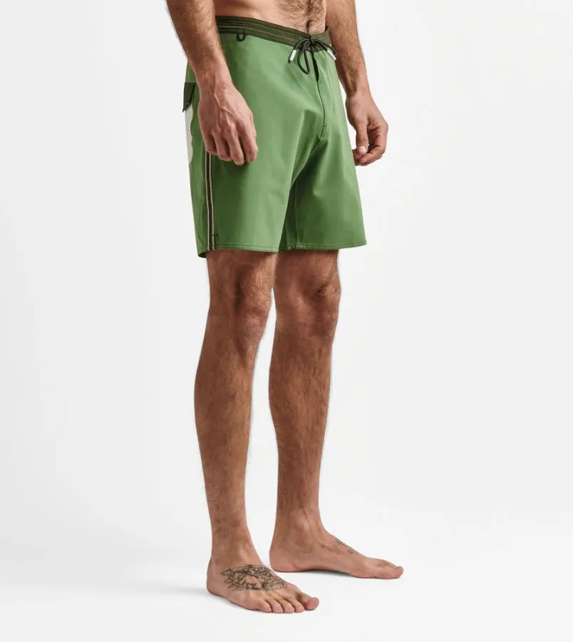 Chiller Boardshorts 17"