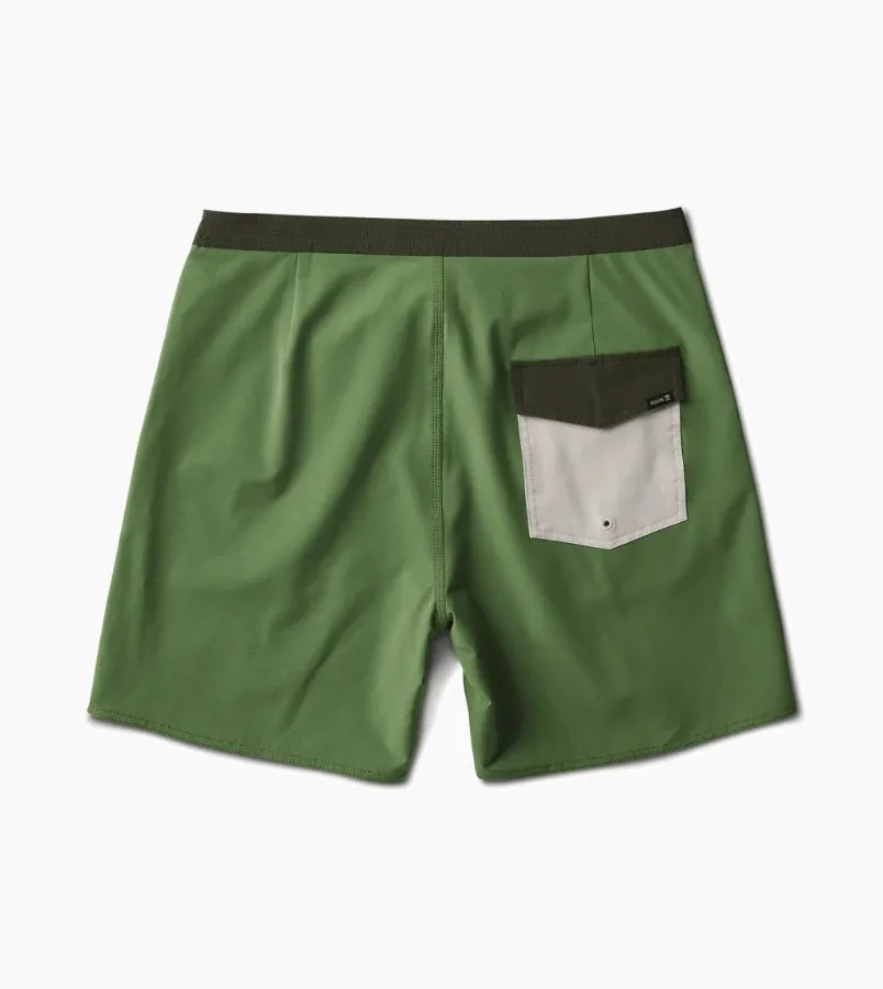 Chiller Boardshorts 17"