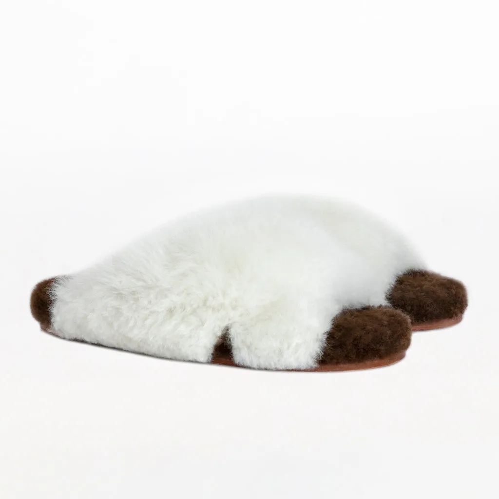 ETHICALLY AND CRUELTY FREE ALPACA X SLIDER IN WHITE