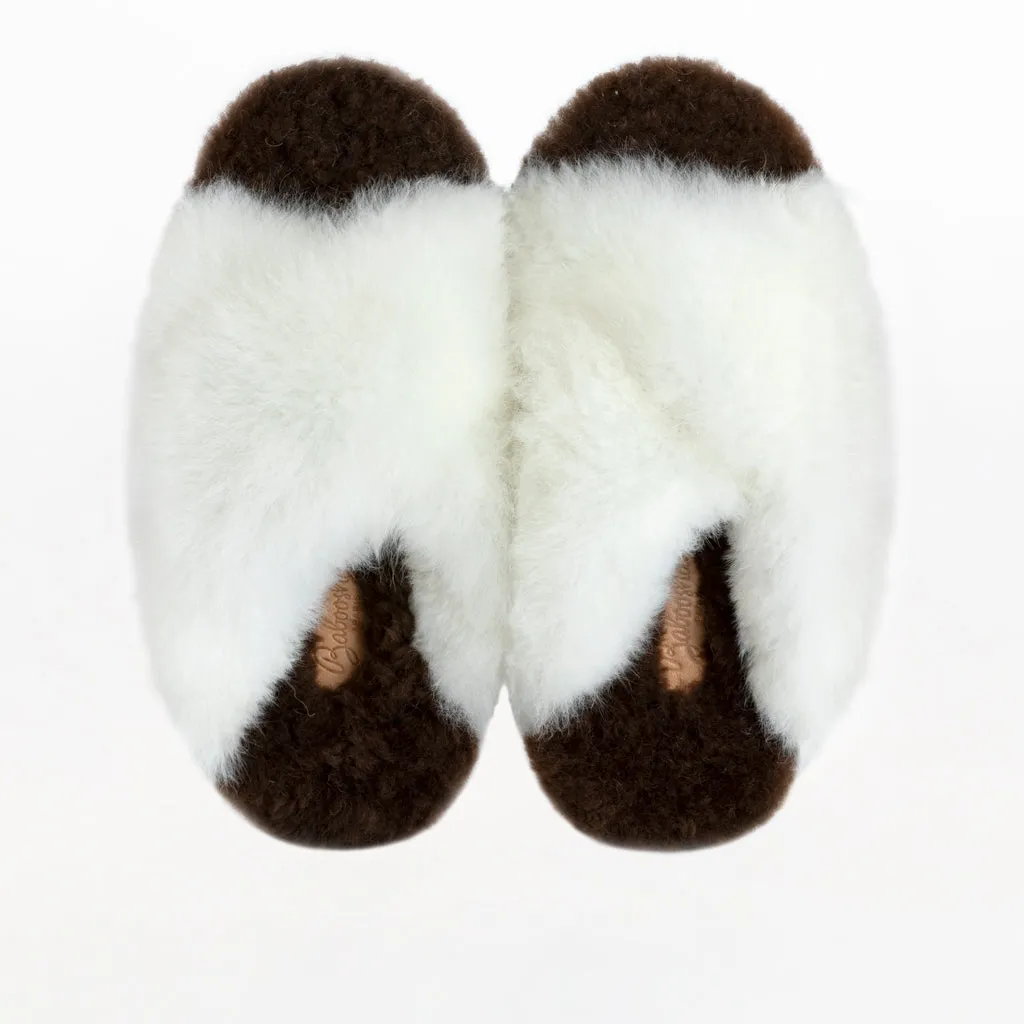 ETHICALLY AND CRUELTY FREE ALPACA X SLIDER IN WHITE