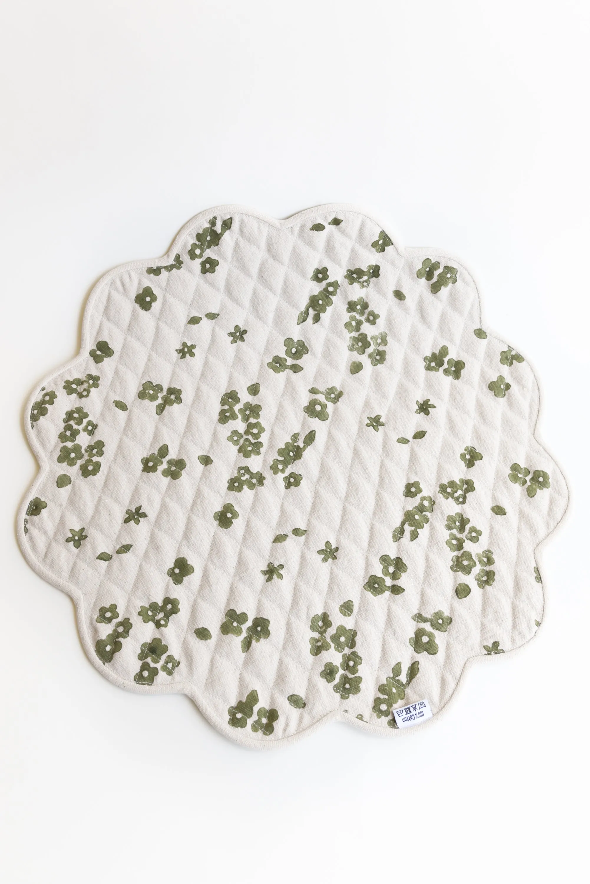 Fillings Spaces Scalloped Placemats