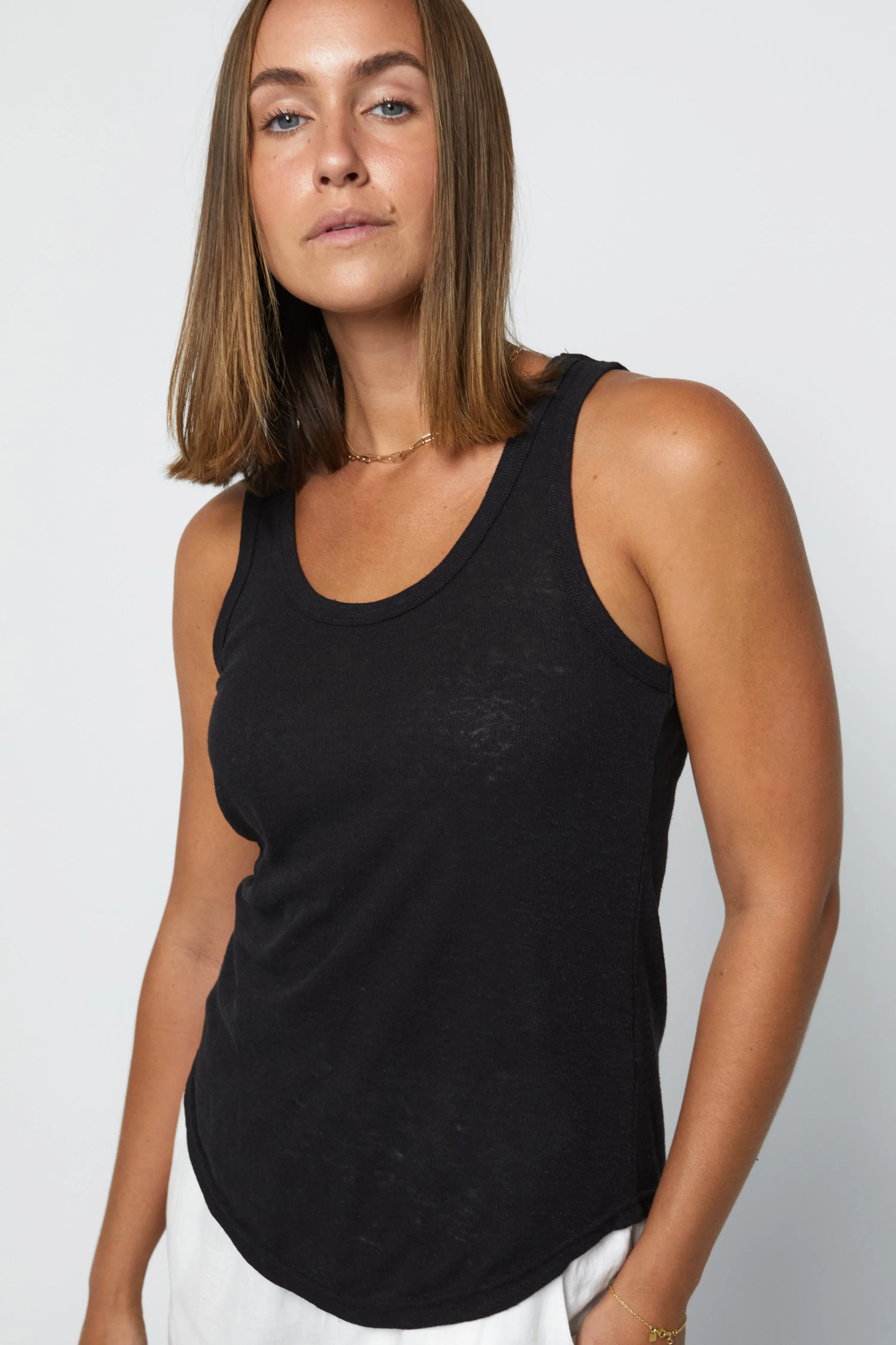 HARLOW LINEN SINGLET - BLACK