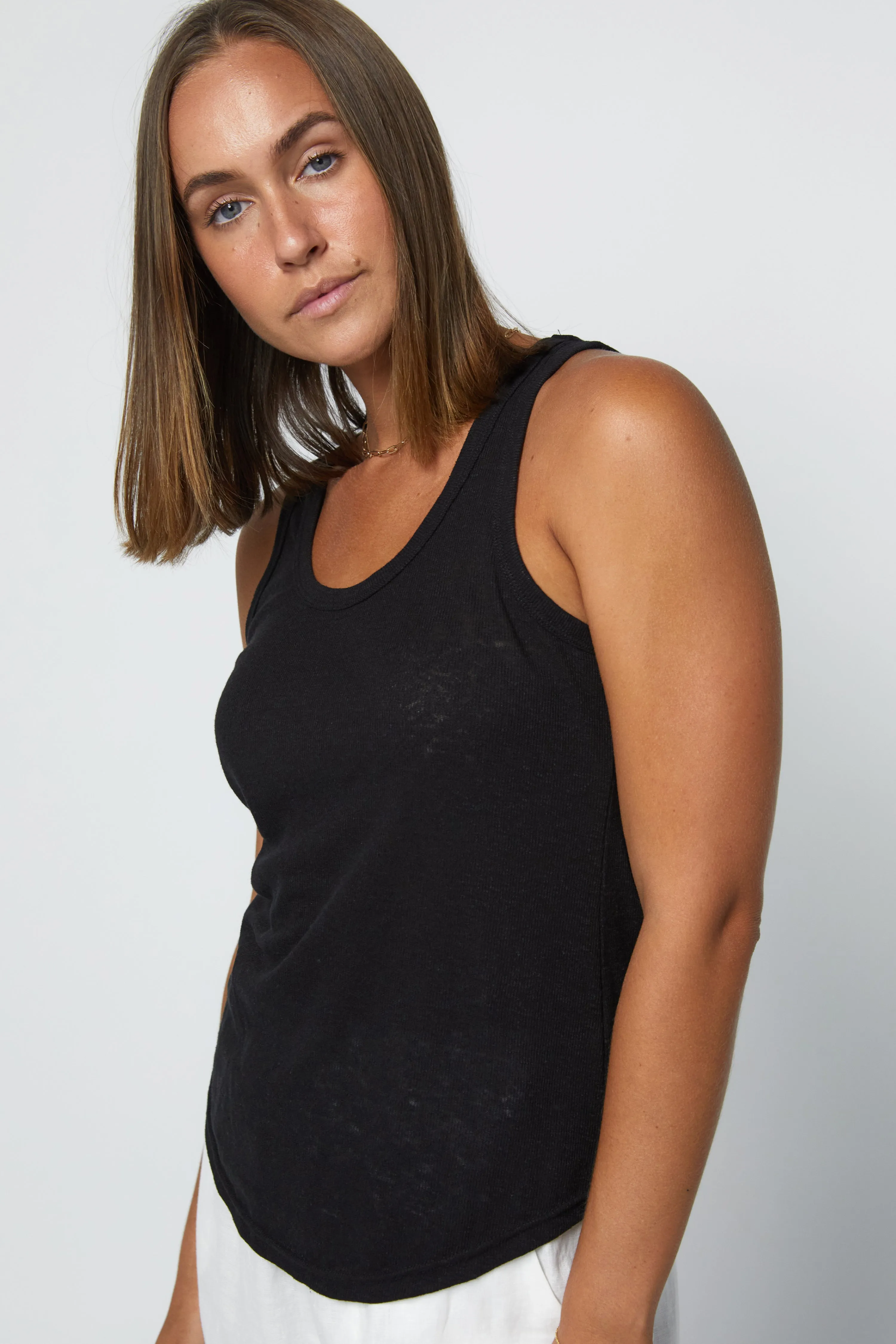 HARLOW LINEN SINGLET - BLACK