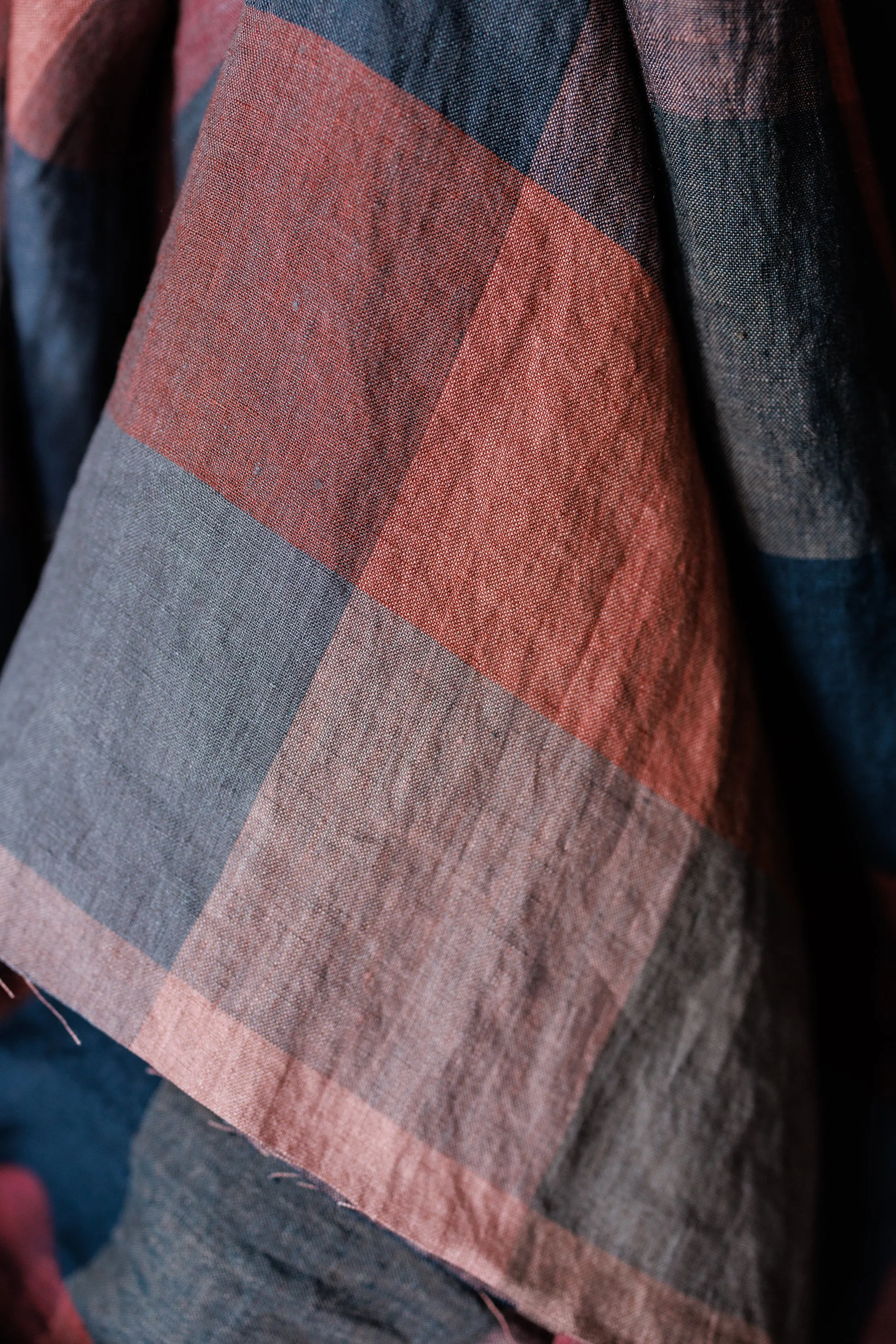 Laundered Linen / Painterly Rouge