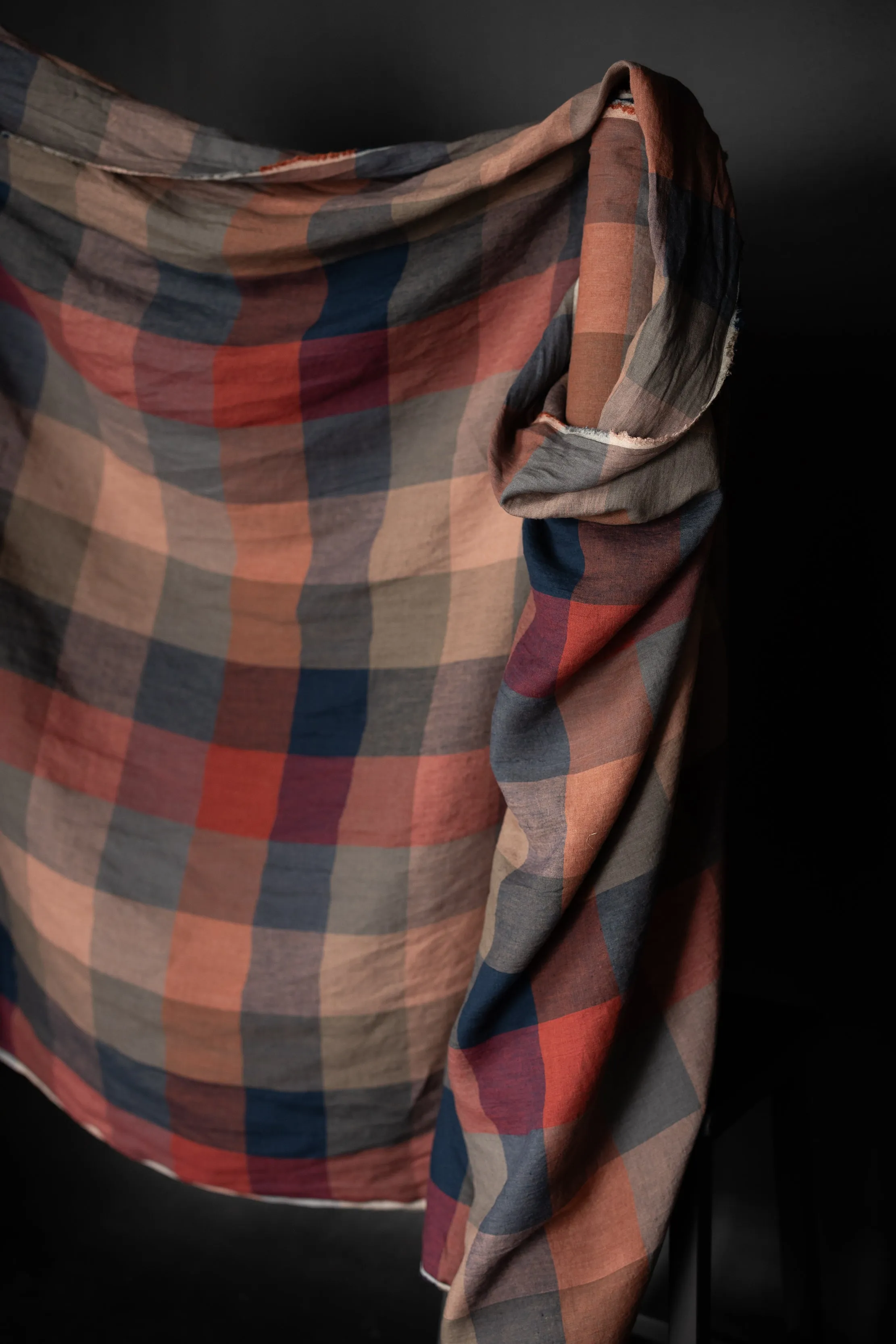 Laundered Linen / Painterly Rouge