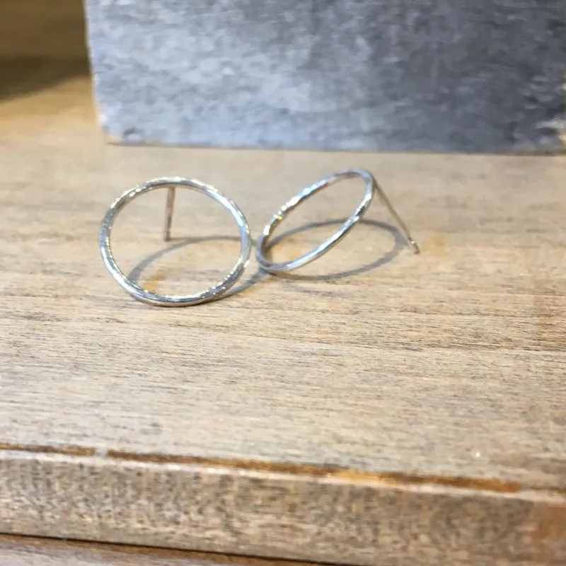 Loop Earring Hammered Silver