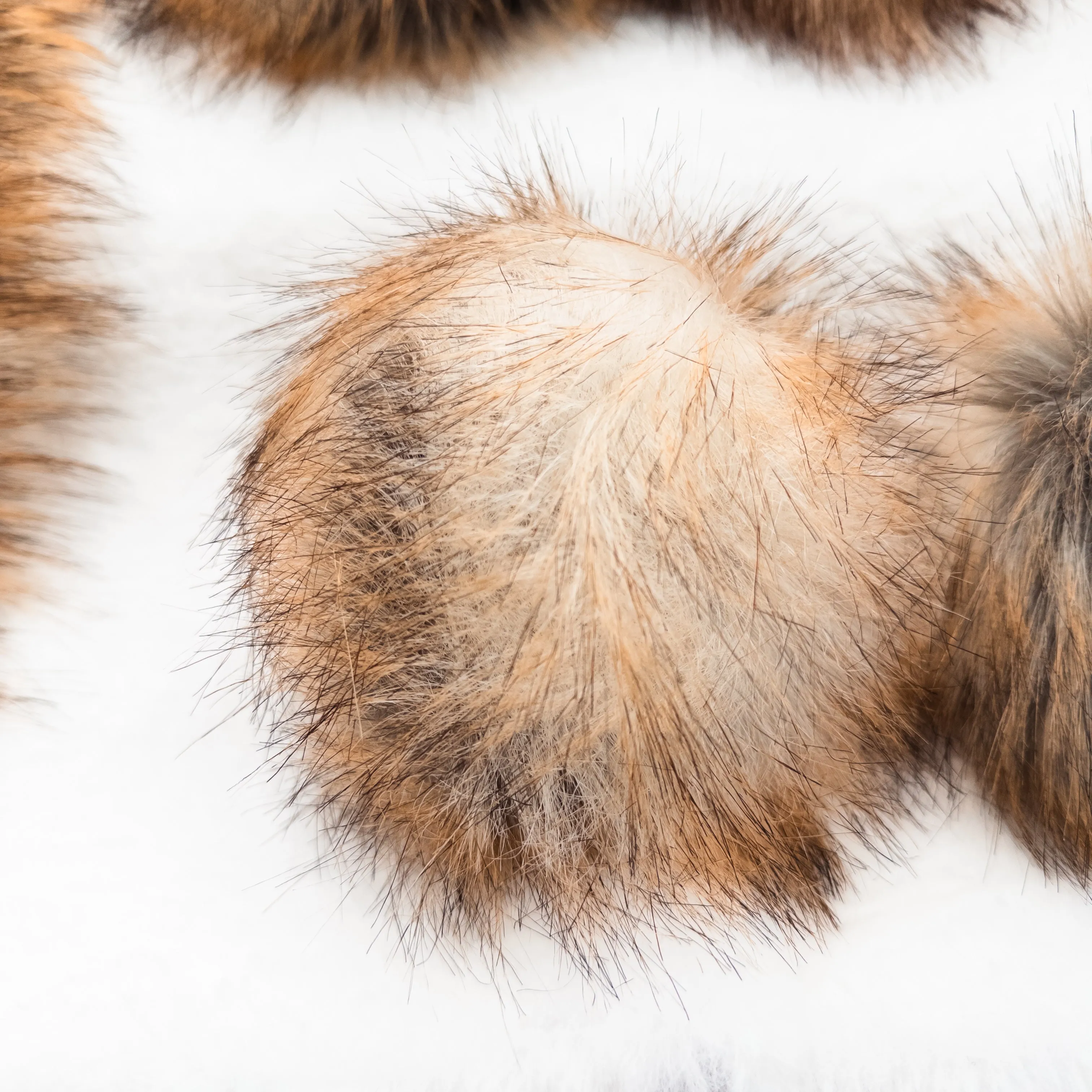 Texas Coyote Long Pile Lux Faux Fur Quick Connect Pom Pom