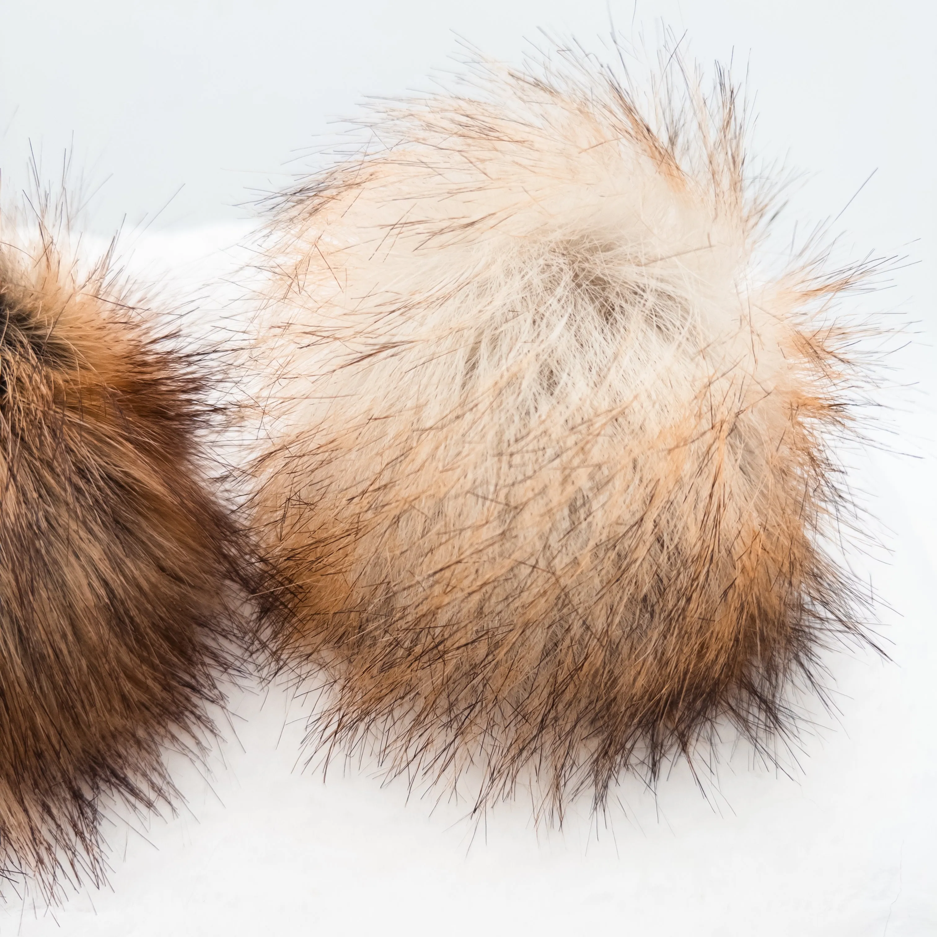 Texas Coyote Long Pile Lux Faux Fur Quick Connect Pom Pom
